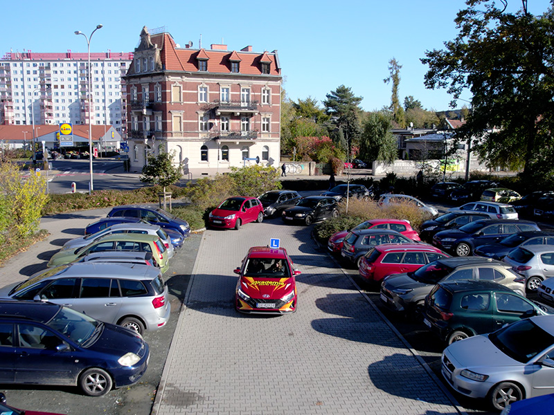 Akademia Dobrej Jazdy - miejsce spotkań ul. Bierutowska (naprzeciw naszego biura)